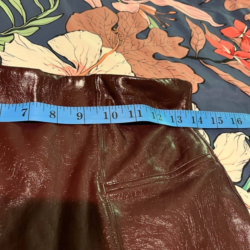 Spanx burgundy shiny leather pants new - Picture 9 of 10